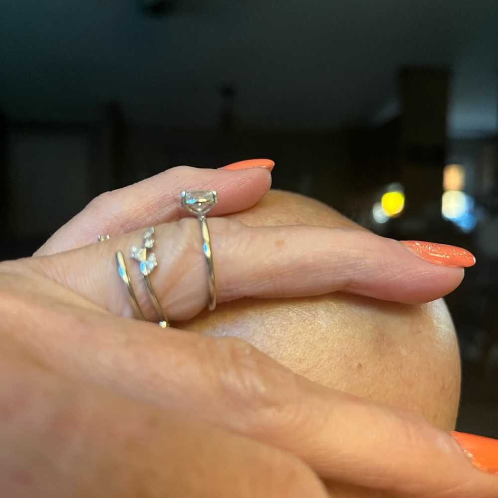 14 k white gold 1 carat oval diamond and Ring enhancer in Beautiful Moissanite! - Picture 12 of 13